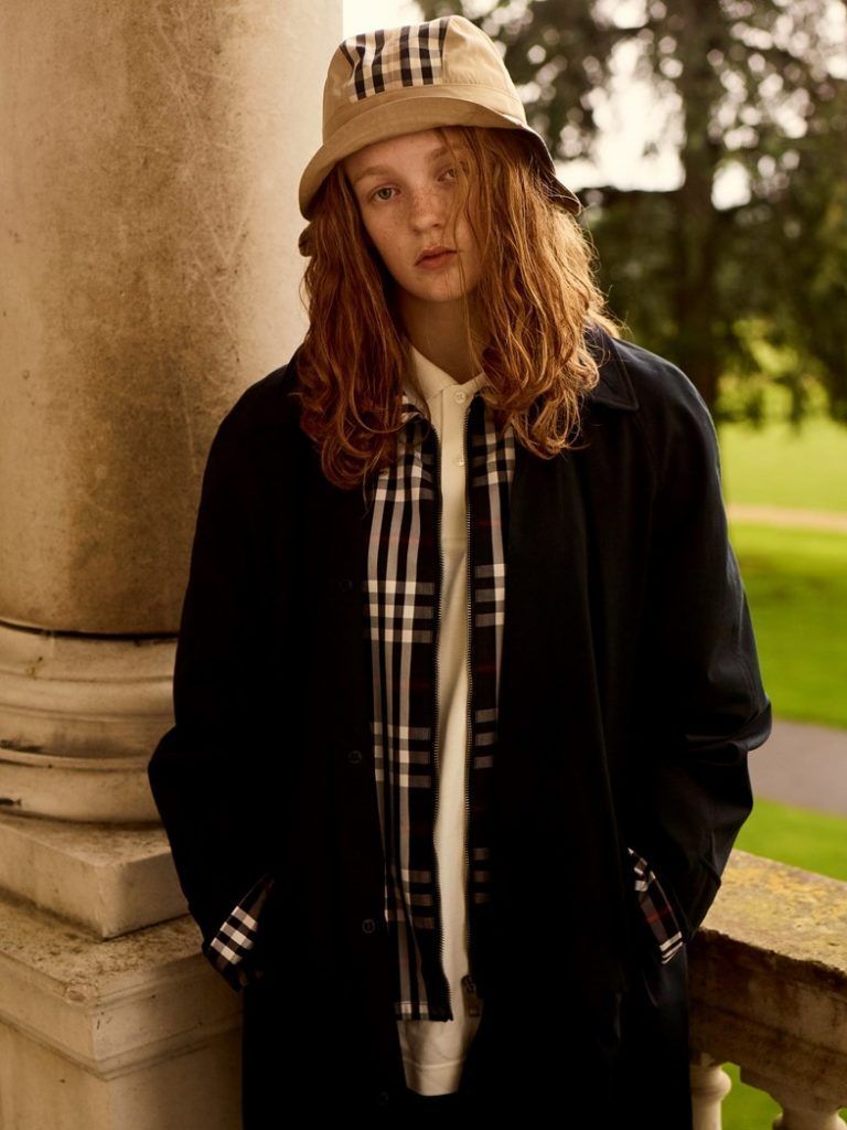 nike legend react gs trainers