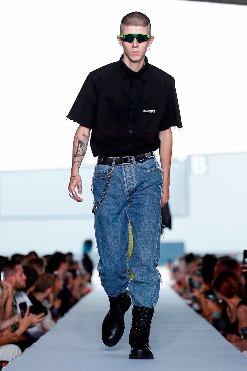 Vetements SS19 takes us back to the recent history of Georgia - HIGHXTAR.