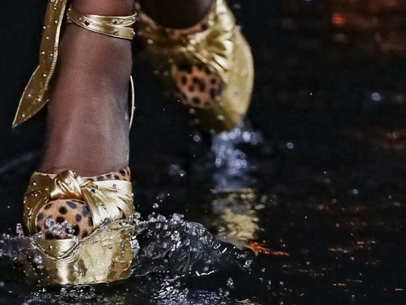 Saint Laurent shows us its SS19 literally on water