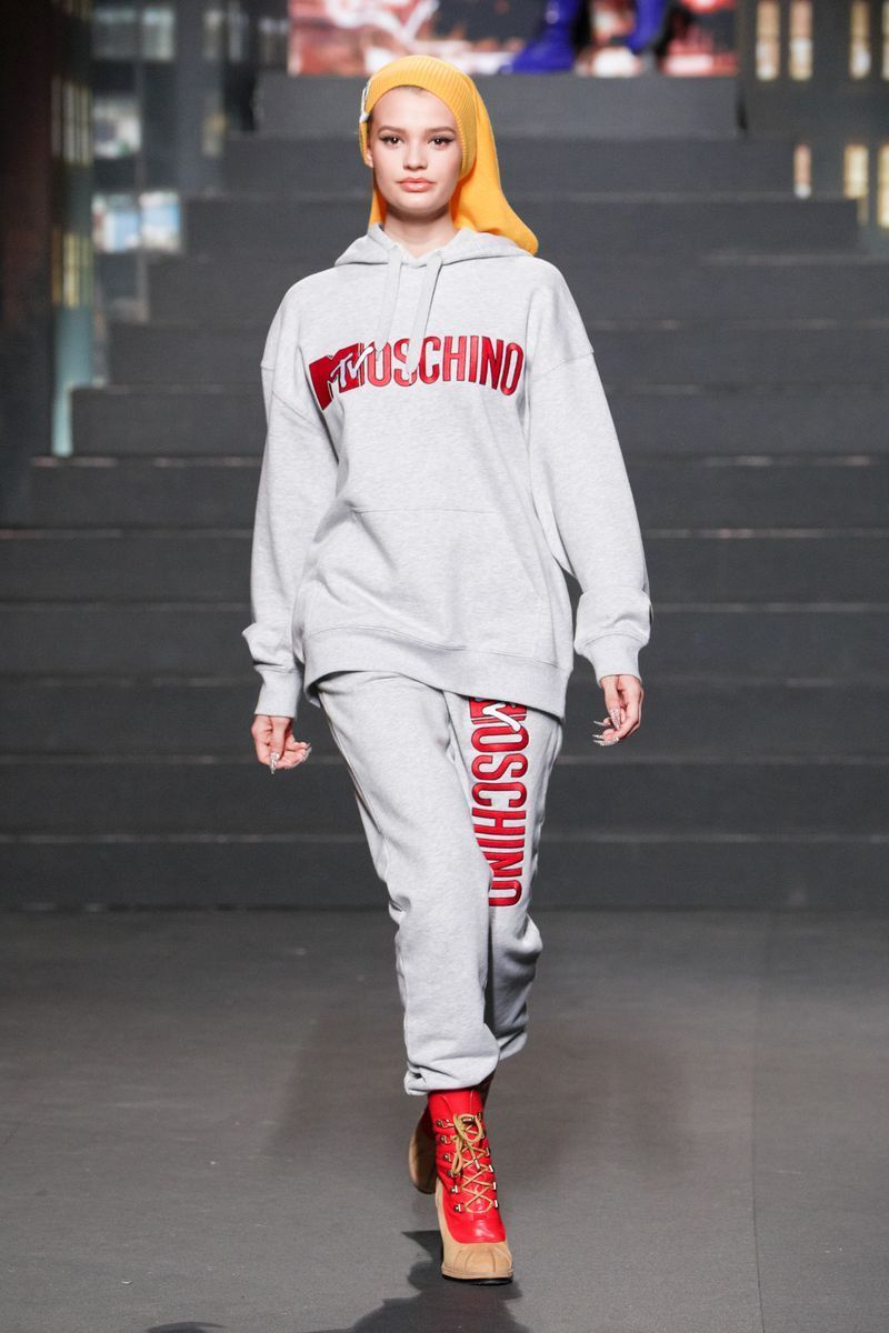 Tv hotsell moschino hoodie