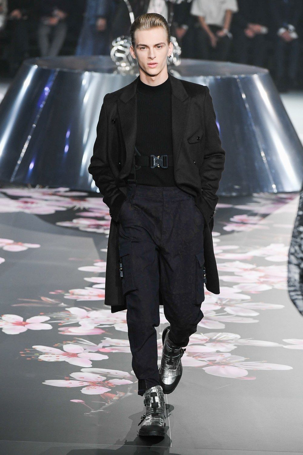 Parisian Savoir-Faire Meets Futuristic Japan In Dior Men Pre-Fall 19 - A&E  Magazine