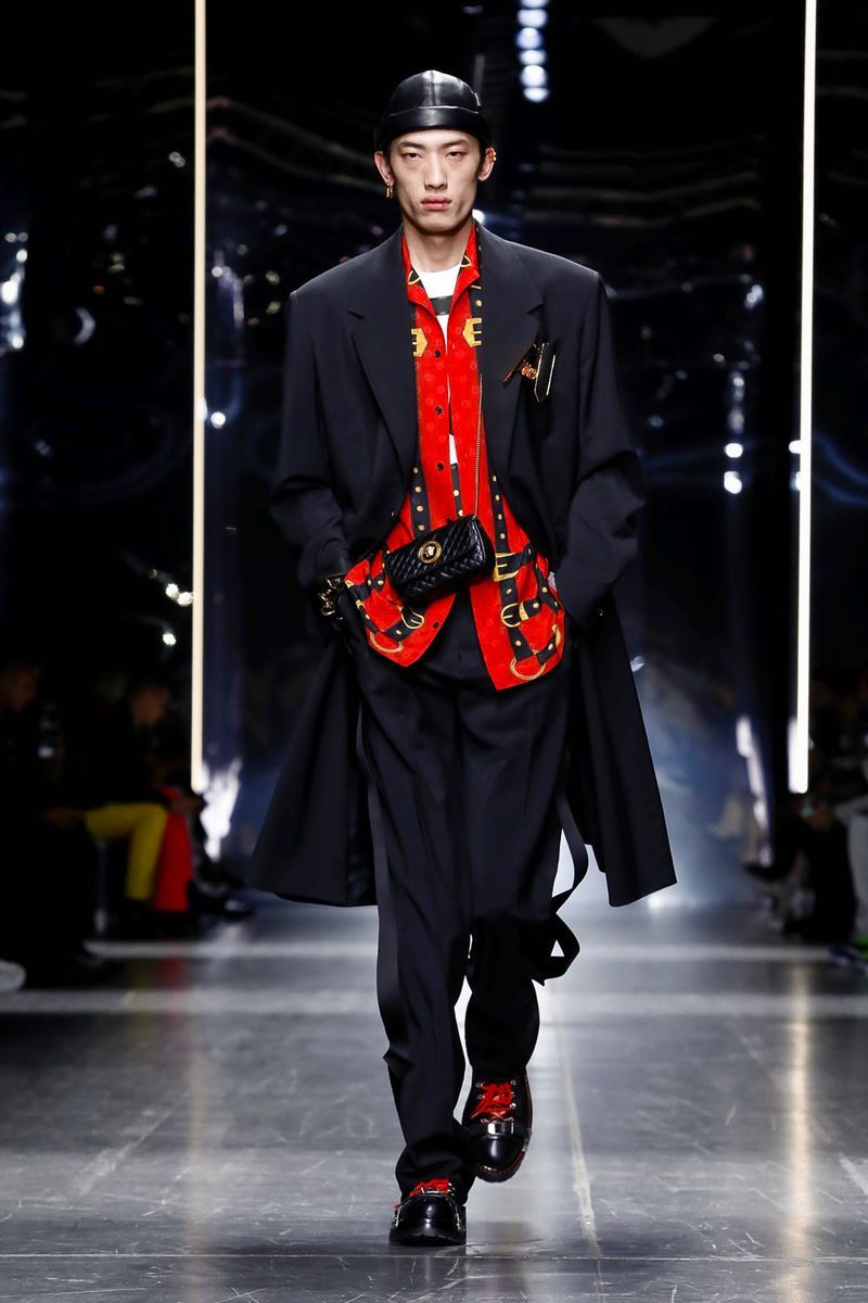 VERSACE FW19 >> Logomanía and nostalgia - HIGHXTAR.