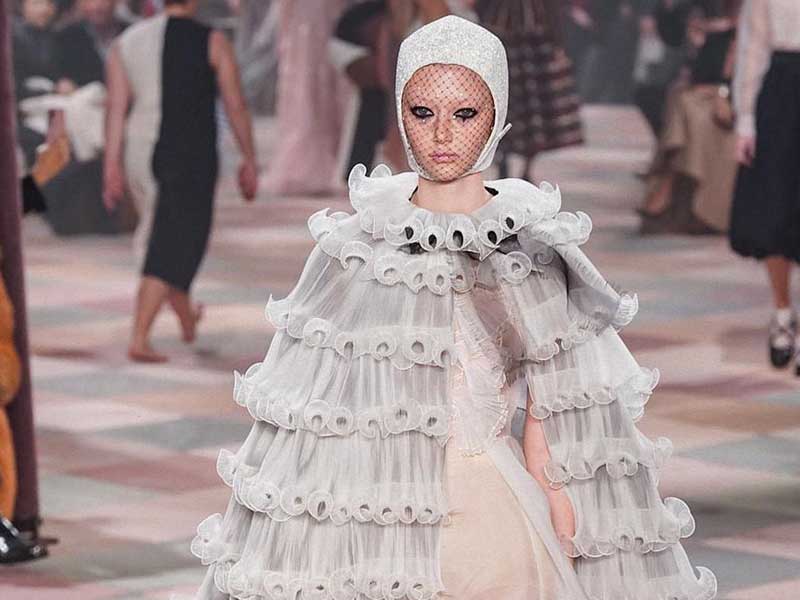 Dior Couture SS19 >>> Romanticism under the circus tent