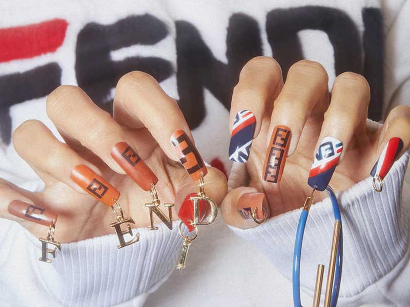 Unistella creates a nailart “collection” inspired by 2018 trends