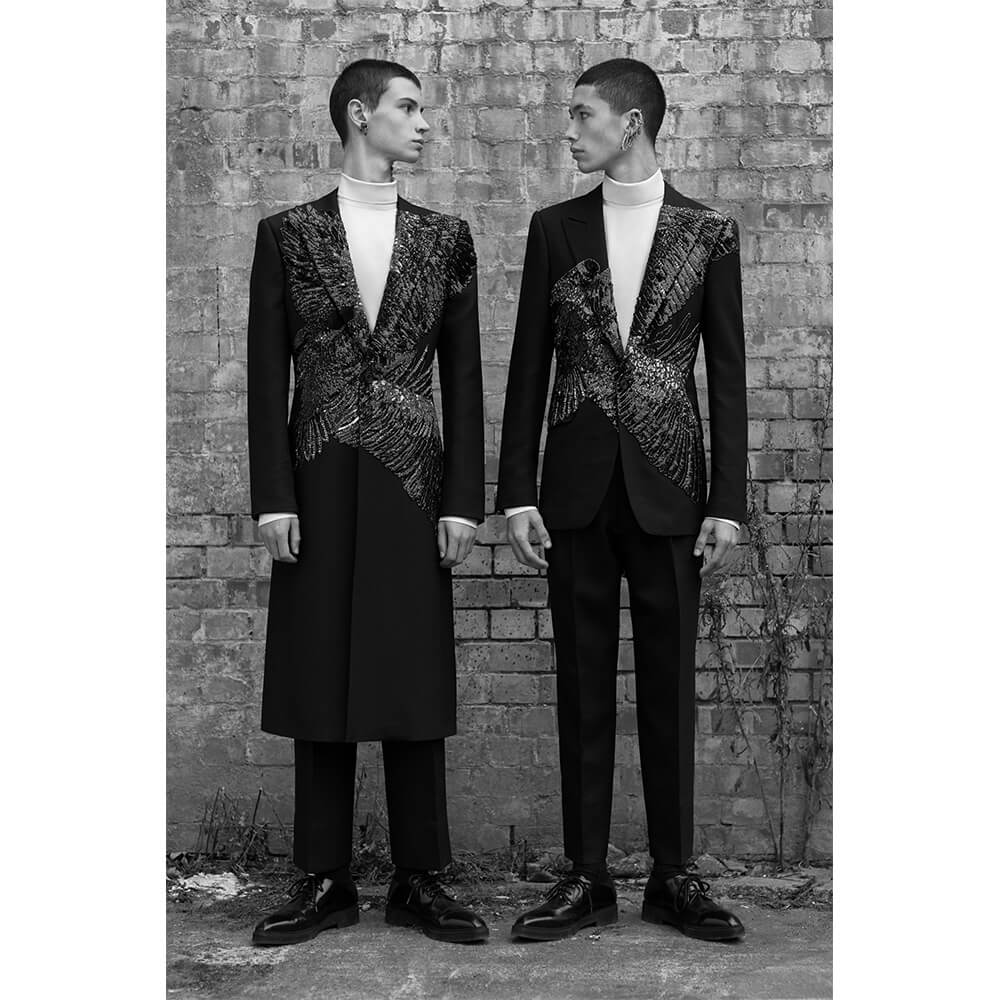 Excretar regular promesa Romanticismo masculino > Alexander McQueen AW19 by Sarah Burton