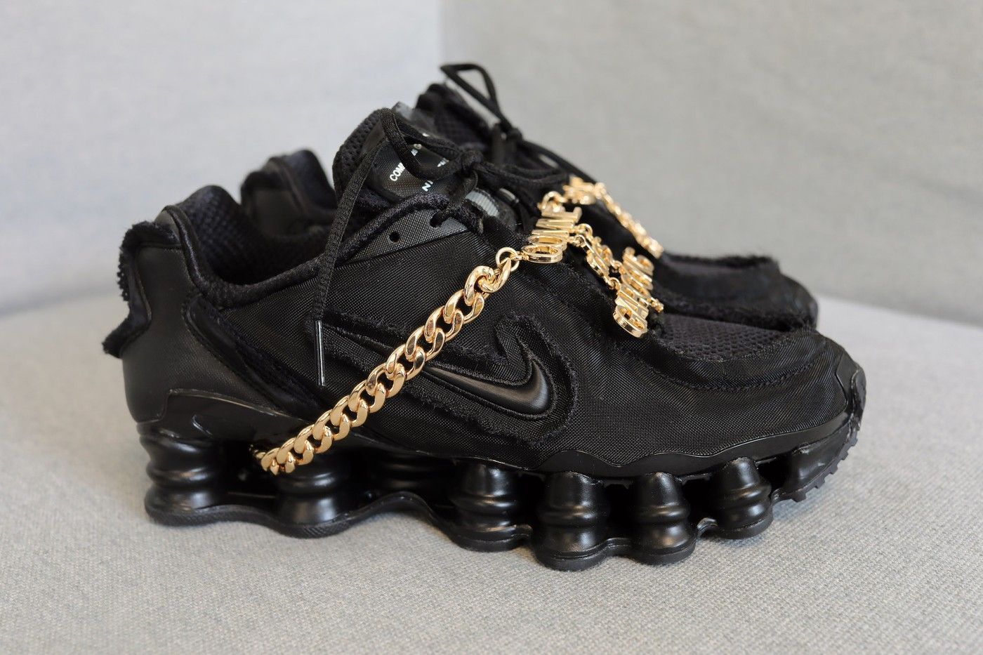 comme de garcons x nike shox