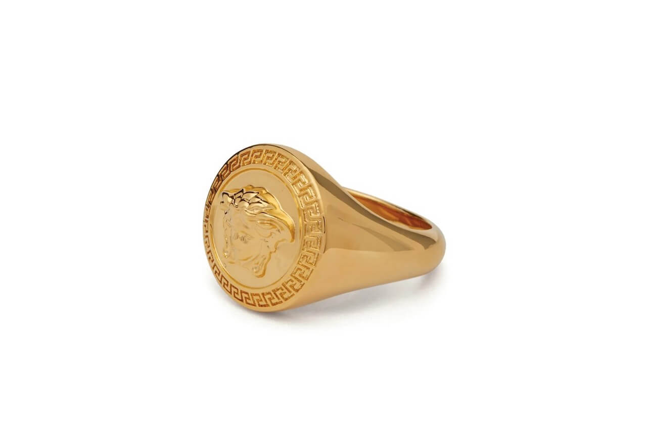 Versace's Medusa ring: golden 