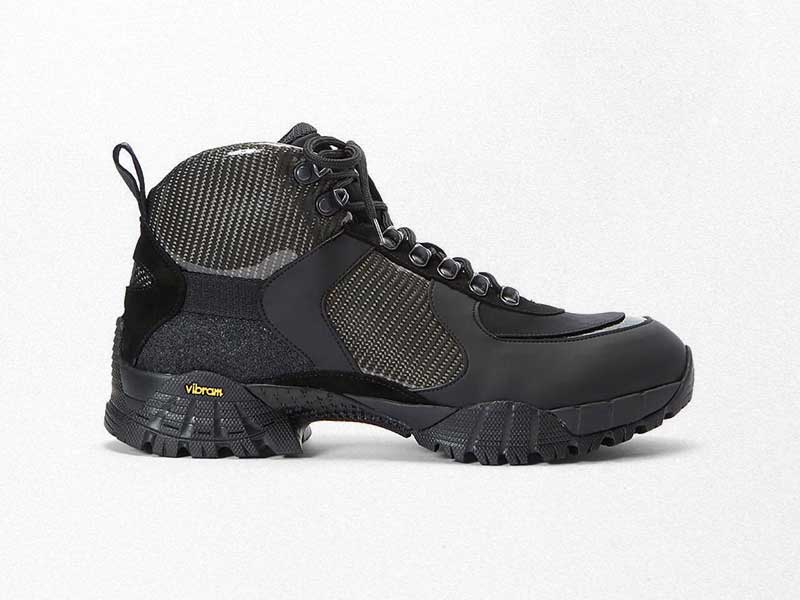 Las hiking boots de 1017 ALYX 9SM elevarán tus looks invernales