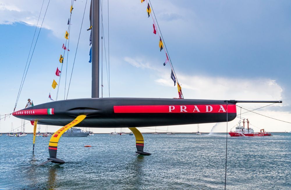 prada luna rossa meaning