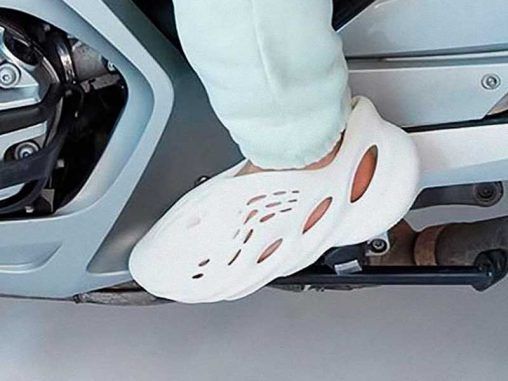 Adidas Yeezy Foam Runner Triple White Mens Womens.