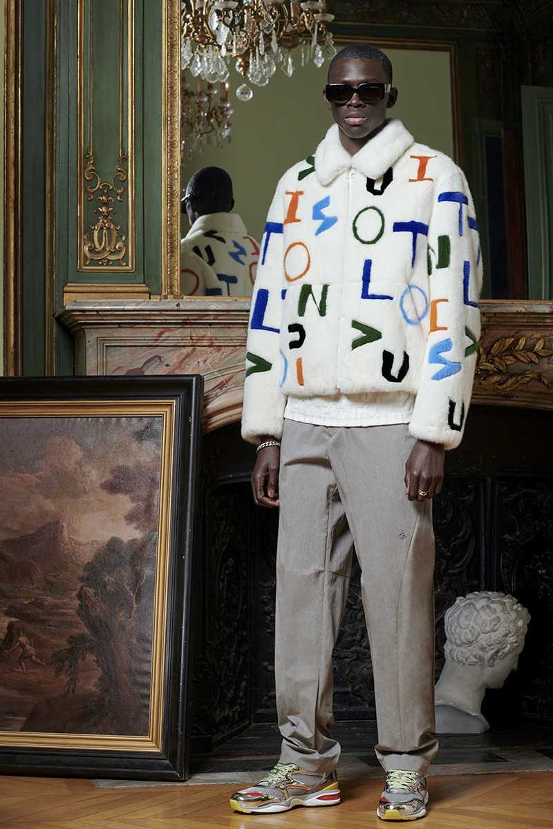 Outlander Magazine on X: Louis Vuitton Pre-Fall SS20 Mink Fur Hoodie by  Virgil Abloh🔍  / X