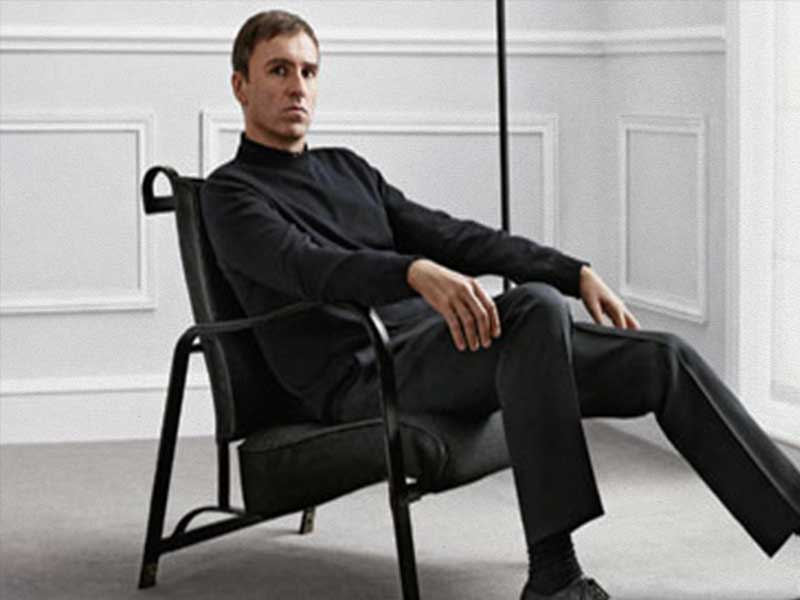 Raf Simons está a punto de lanzar (Runner), su nueva línea de calzado