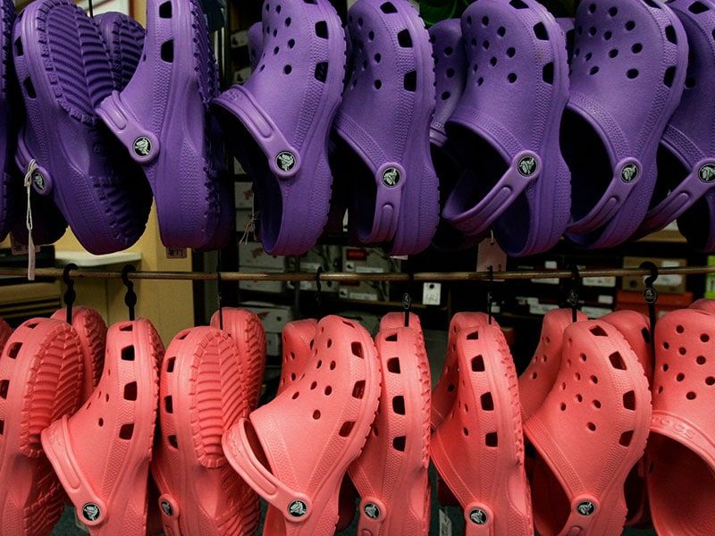 crocs for workers
