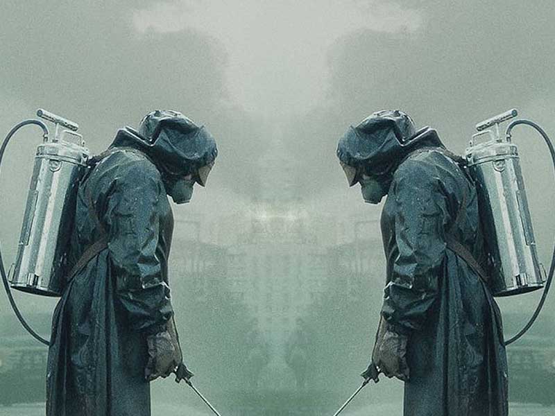 «Chernobyl» de HBO dona su vestuario a la lucha del Covid-19 en España