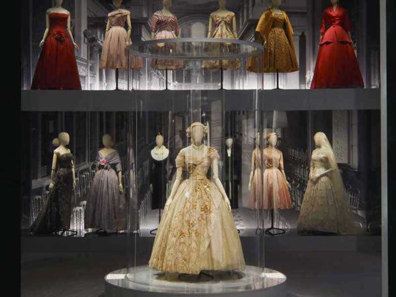La impresionante exposición «Christian Dior, Designer of Dreams» ya está disponible gratis online
