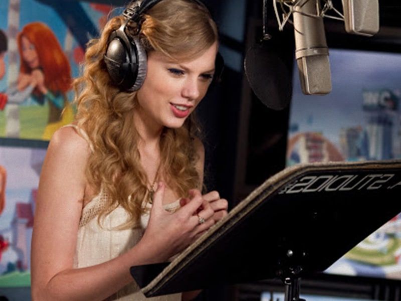 Taylor Swift denuncia a su antiguo sello por lanzar música ‘no aprobada’