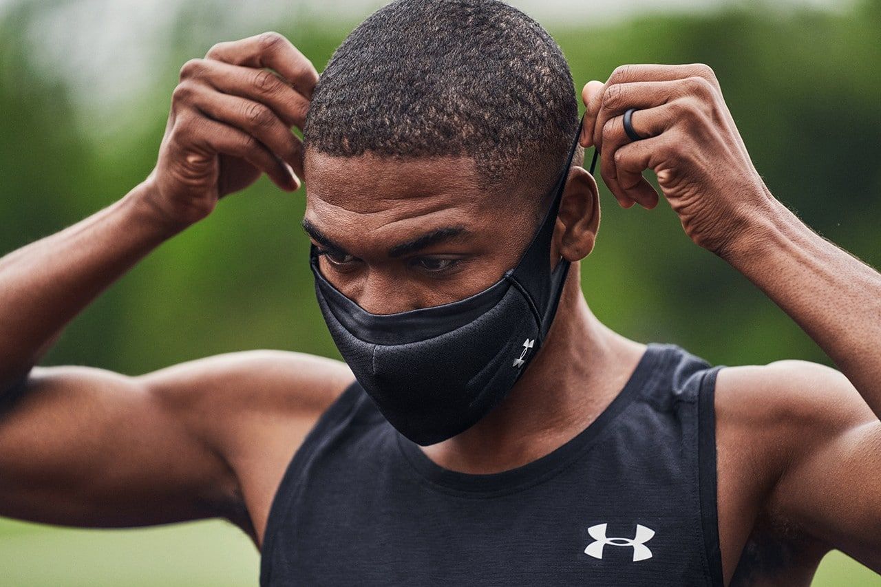 Margaret Mitchell Vástago Nacional Under Armour lanza mascarillas para hacer deporte - HIGHXTAR.