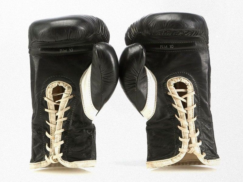 Los guantes de boxeo de la película Rocky salen a subasta