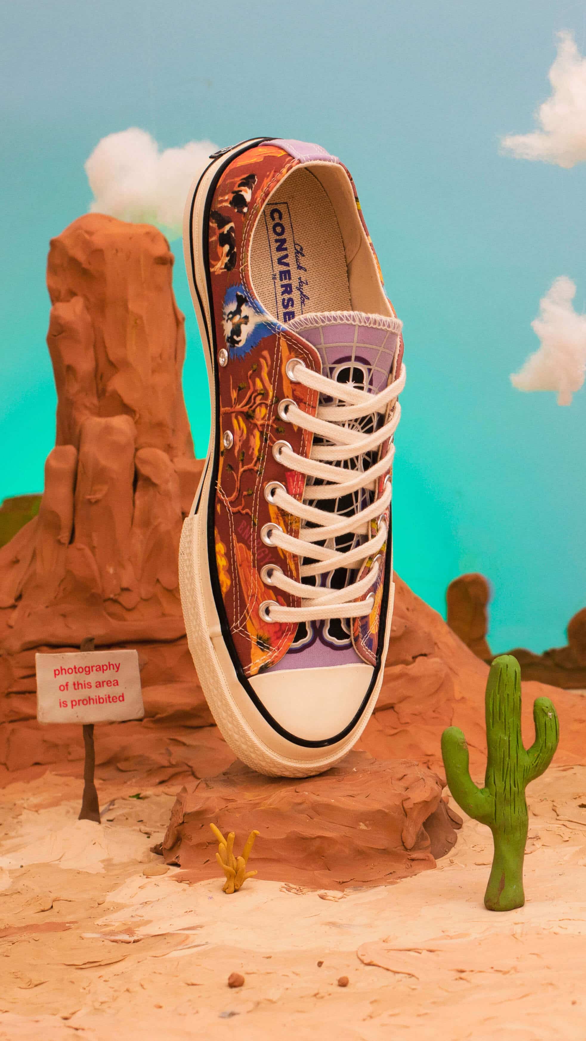 Converse Twisted Resort