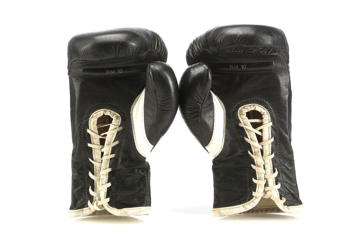 Rocky movie boxing gloves up for auction - HIGHXTAR.