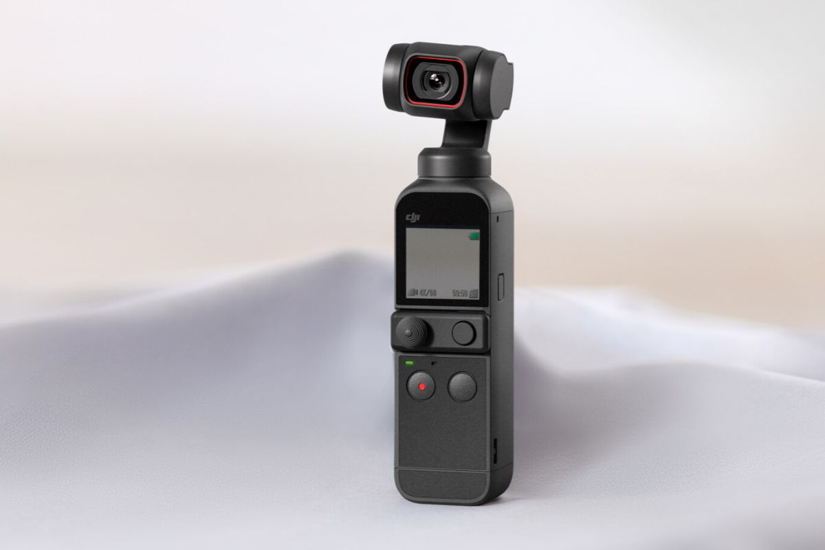 Sale al mercado la nueva cámara DJI Pocket 2. La sucesora de la Osmo Pocket viene con un sensor más grande, dispara en 64 megapíxeles y graba en HDR o Alto Rango Dinámico. 