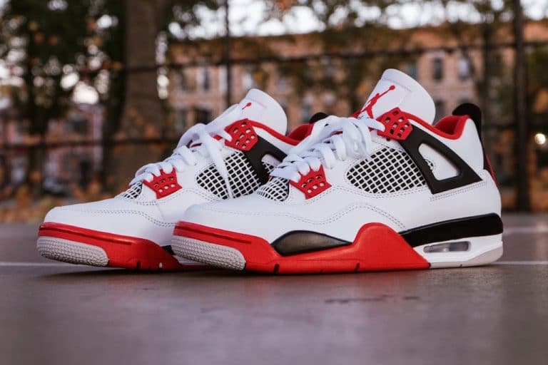 Las Air Jordan 4 "Fire Red" listas para el Black Friday HIGHXTAR.