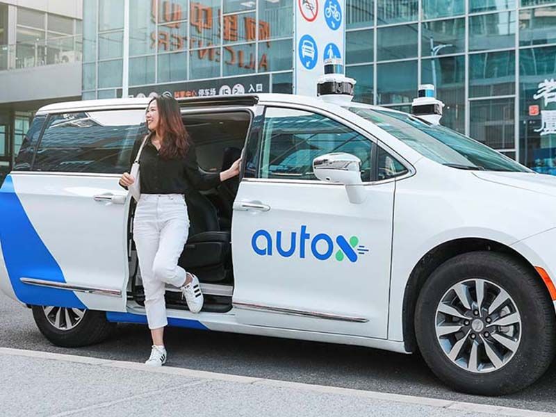 La empresa AutoX lanza su primer taxi sin conductor