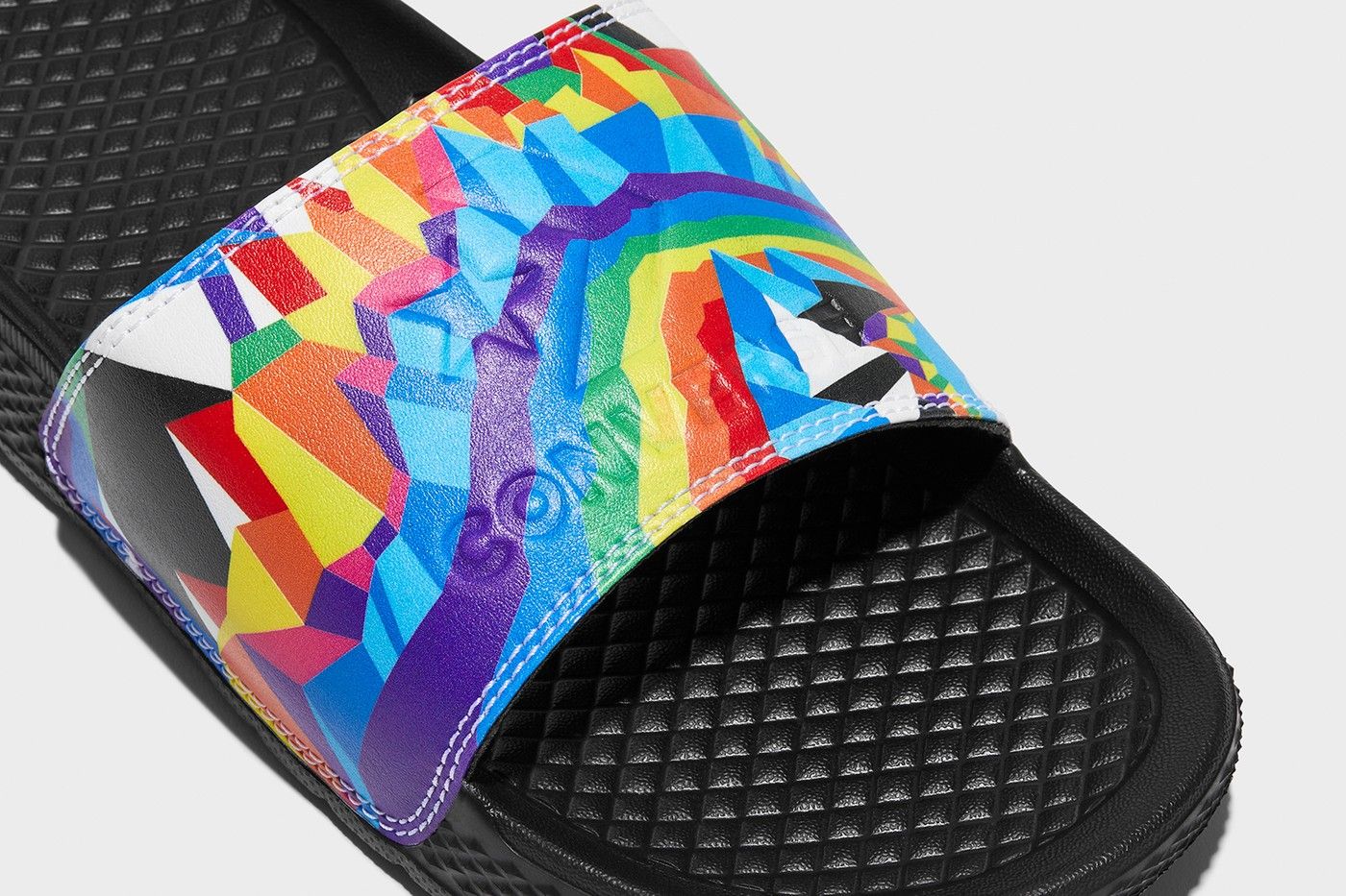 Nike cheap benassi pride