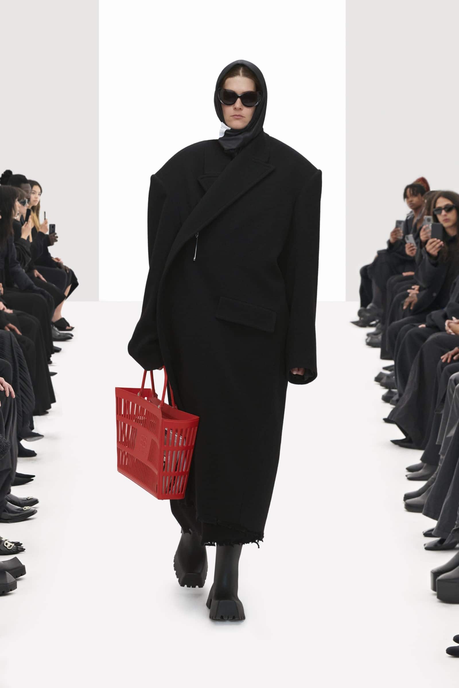 Demna Gvasalia wants Balenciaga to be Haute Couture again - HIGHXTAR.