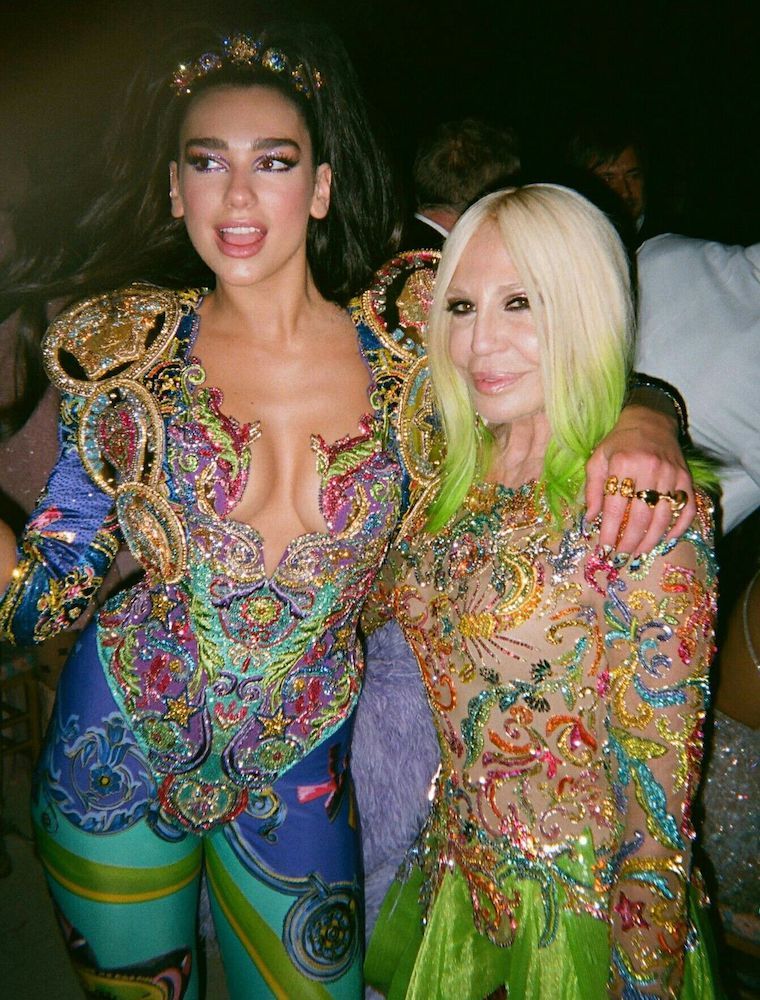 Dua Lipa y Donatella Versace