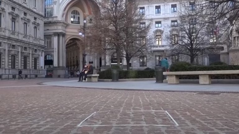 Una escultura invisible se vende por 15.000€ | HIGHXTAR.