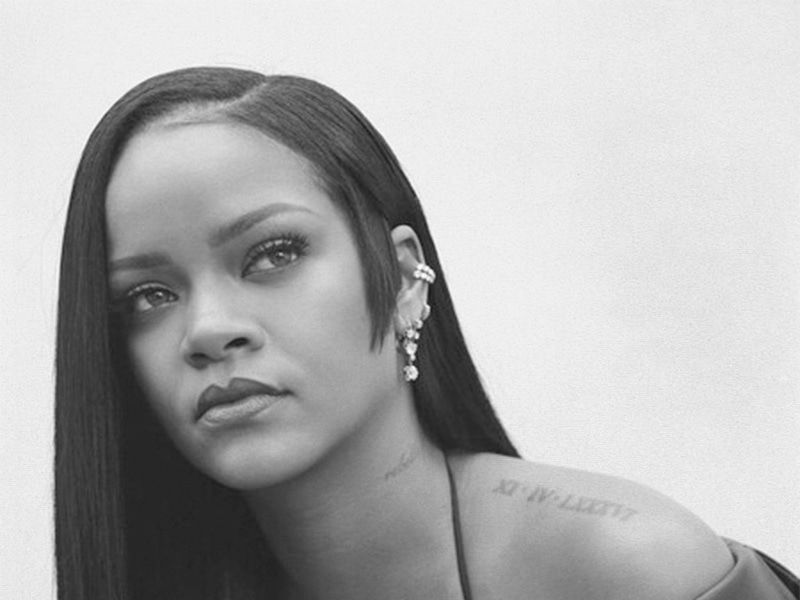 Rihanna announces her first perfume with Fenty Beauty