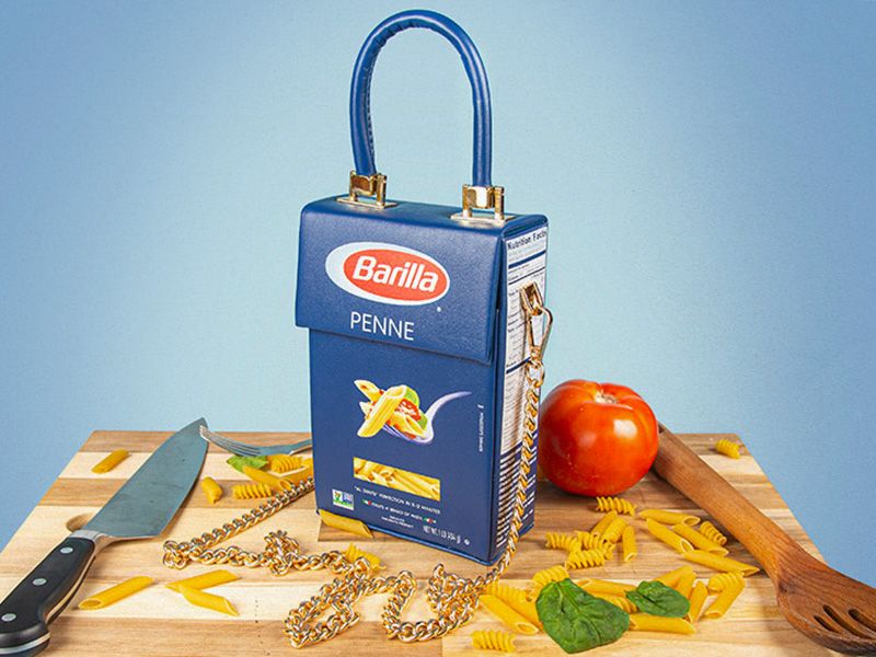 Nik Bentel shows you how to carry your favorite carbs with this Barilla bag