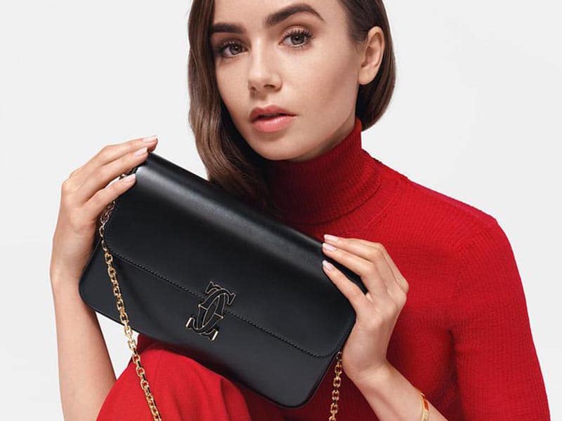 Lily Collins es la imagen de los nuevos bolsos de Cartier