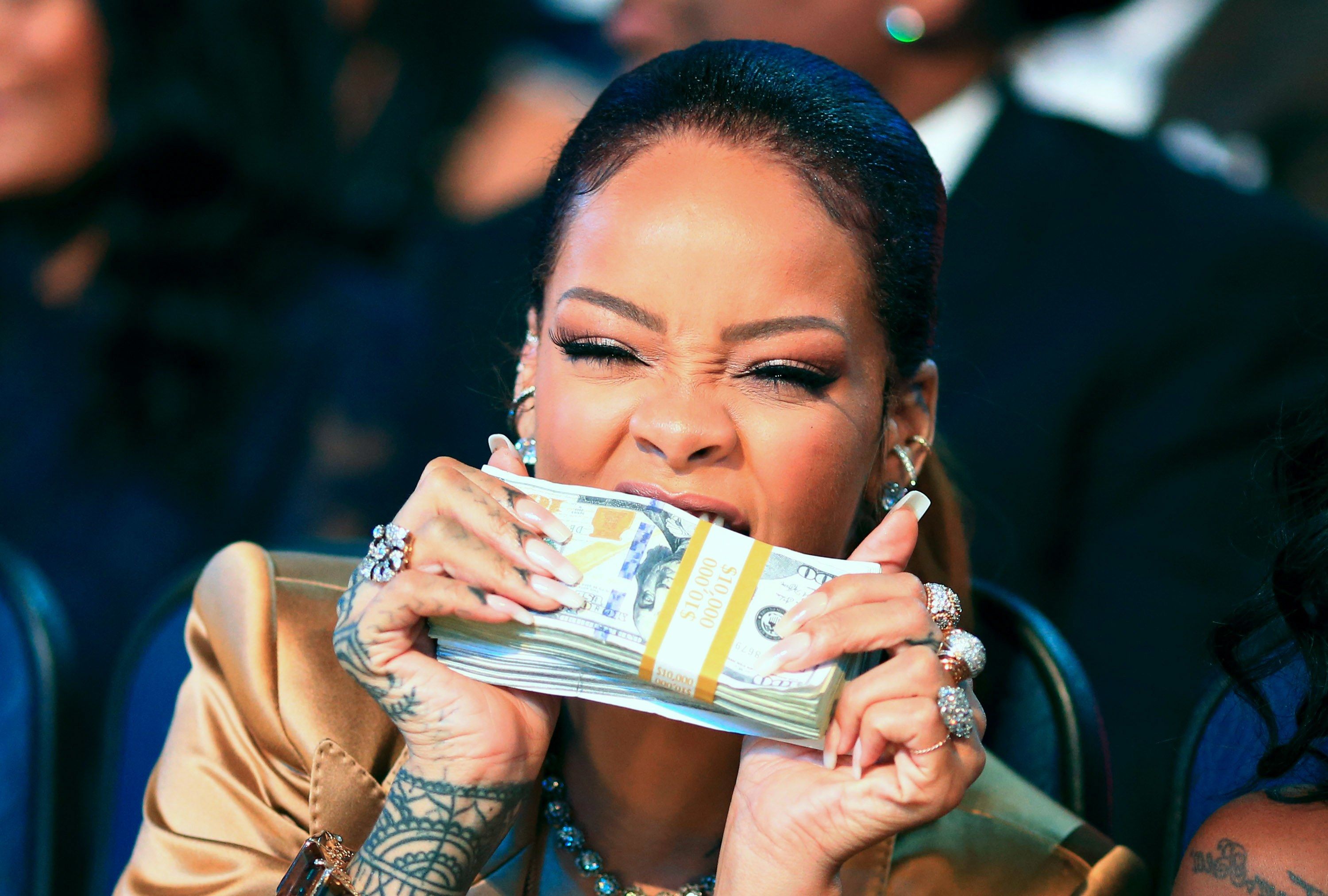 Rihanna is officially a billionaire, becoming richest female