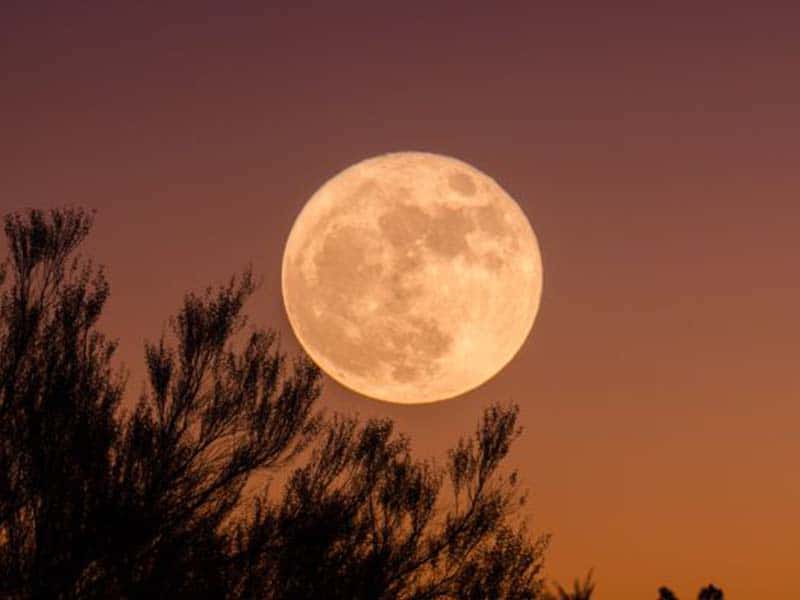 Así es como la luna llena afecta a tu signo del zodíaco
