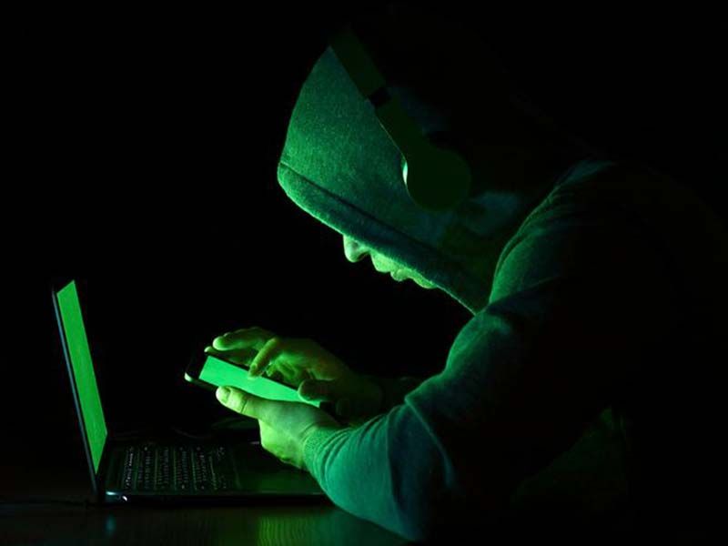 Hacker arrestado por desbloquear 1,9 millones de telefónos