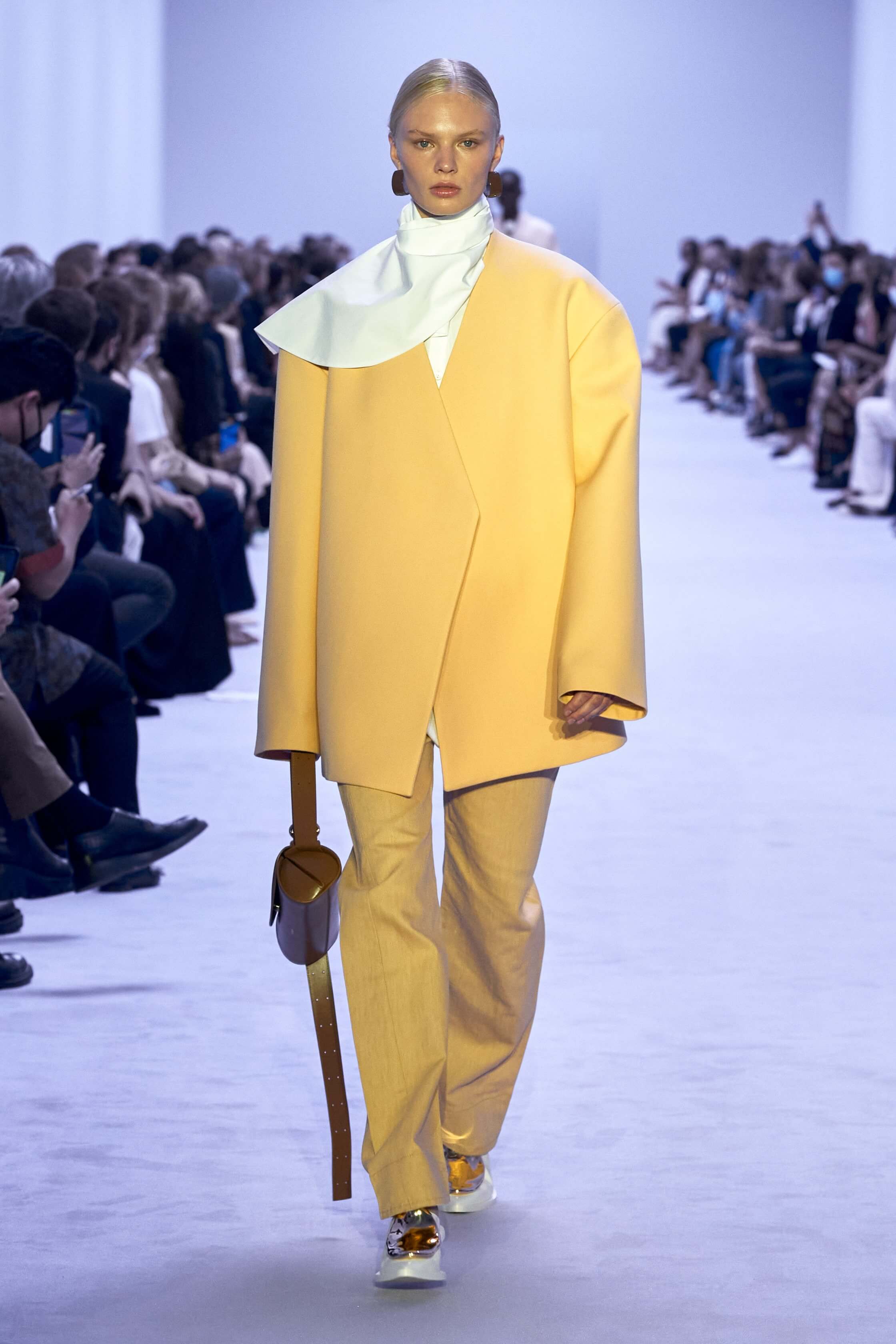 Jil Sander Conecta Su Colecci n SS22 Con La Vida Real HIGHXTAR 