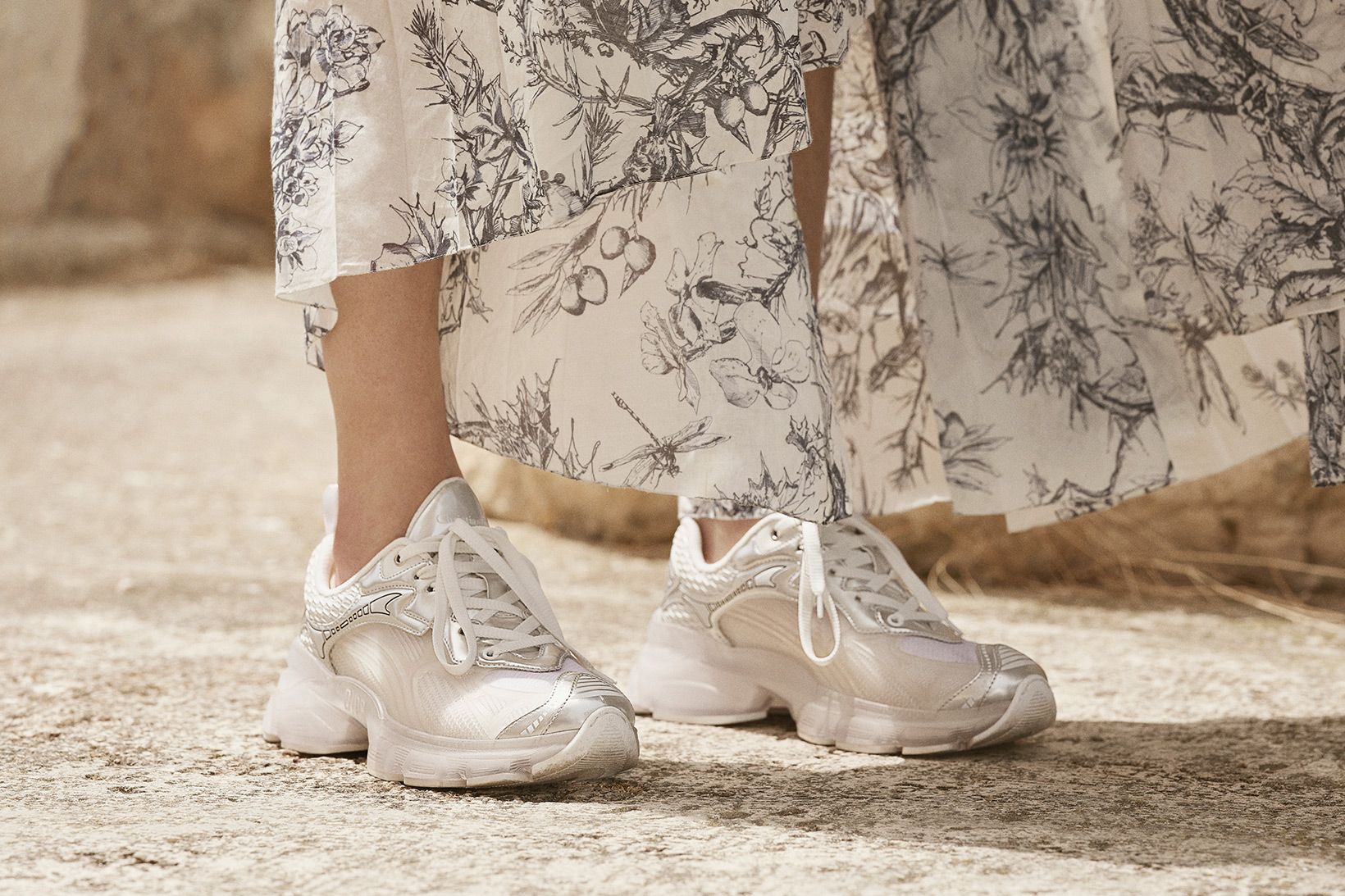 Feel the vibe with the latest Dior sneakers - HIGHXTAR.