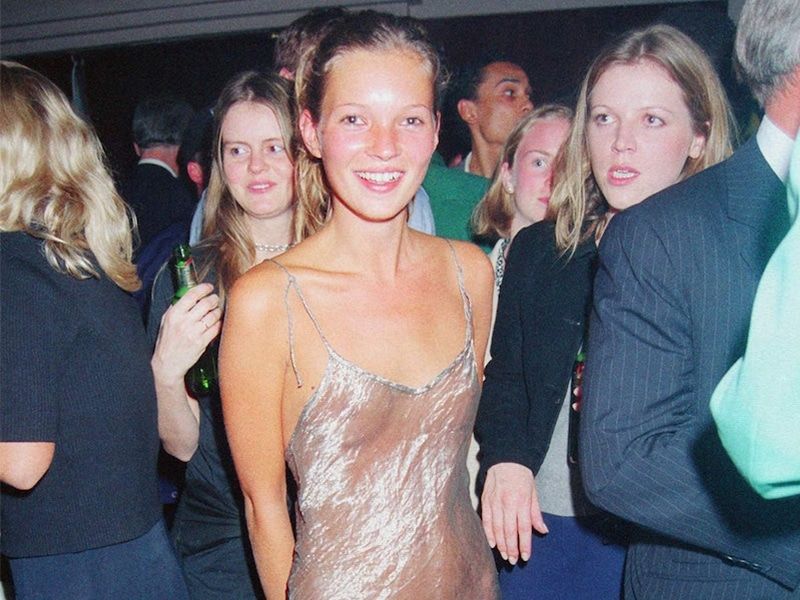 Kate Moss y su vestido transparente siguen inspirando a los diseñadores