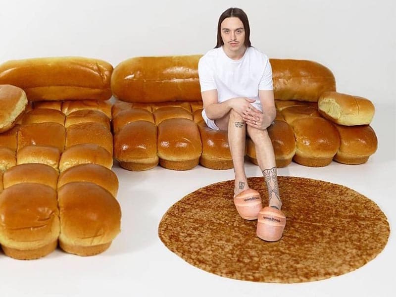 El idílico bread sofá de TOMMY CASH x IKEA