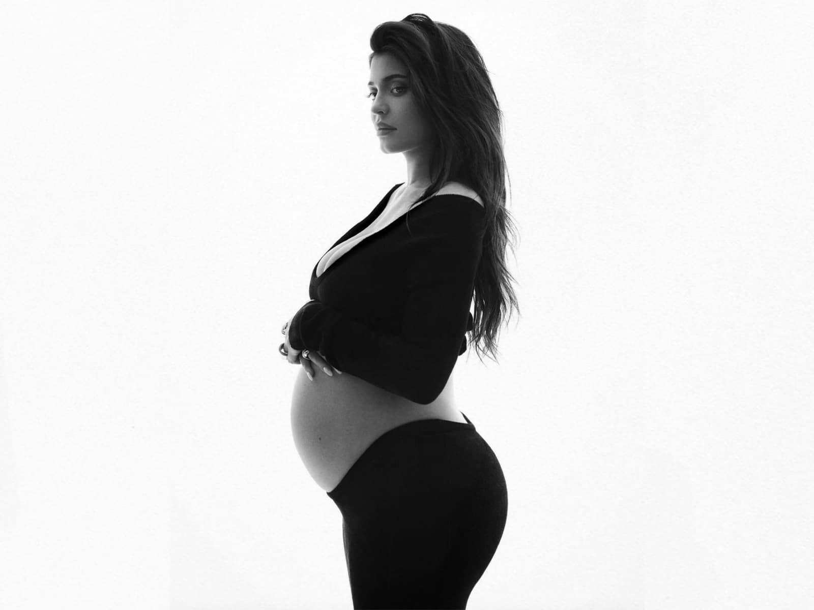 Kylie Jenner habla sobre sus problemas post-parto