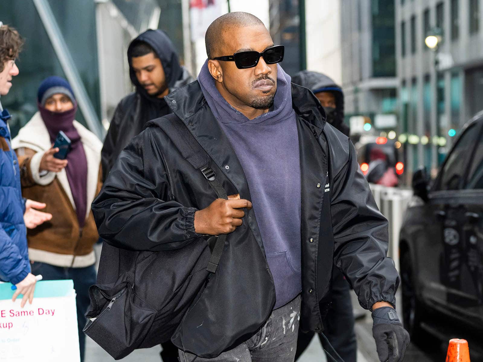 Gap podría romper su relación con Kanye West