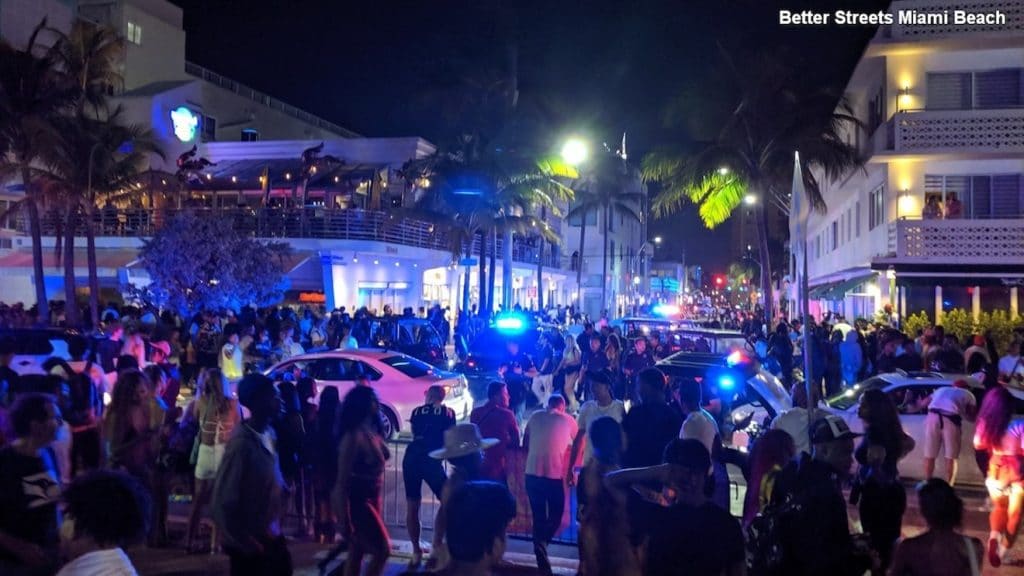 Miami impone el toque de queda en pleno Spring Break. El culpable los