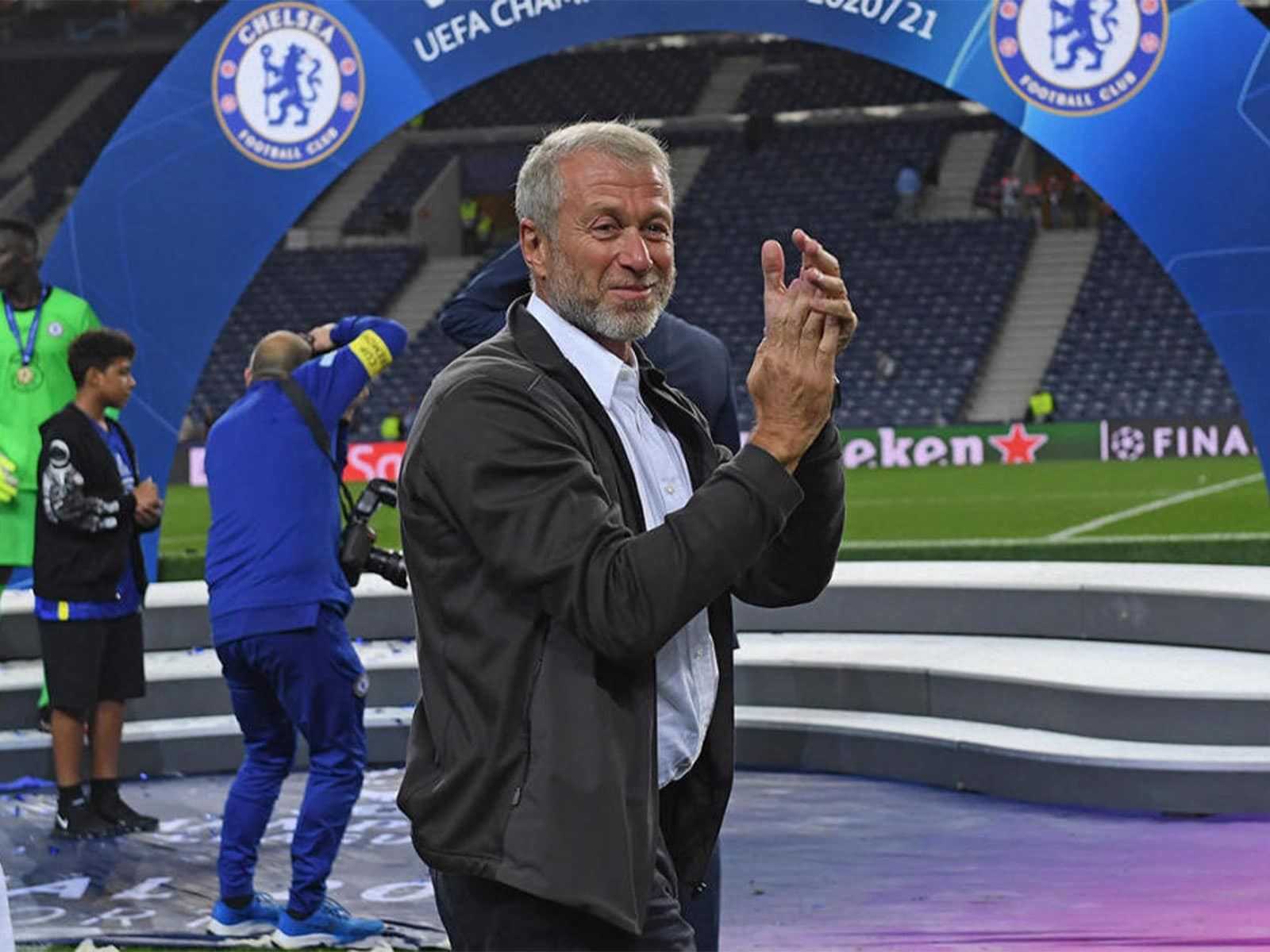 Roman Abramovich puts Chelsea FC up for sale and donates all proceeds to Ukraine