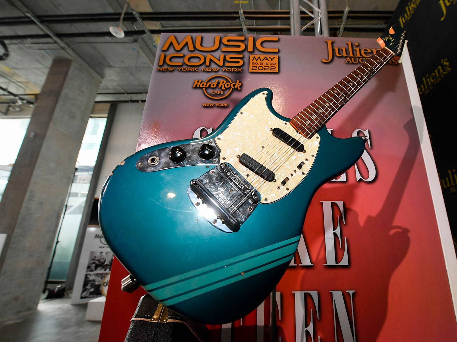Sale a subasta la guitarra Fender Mustang de Kurt Cobain