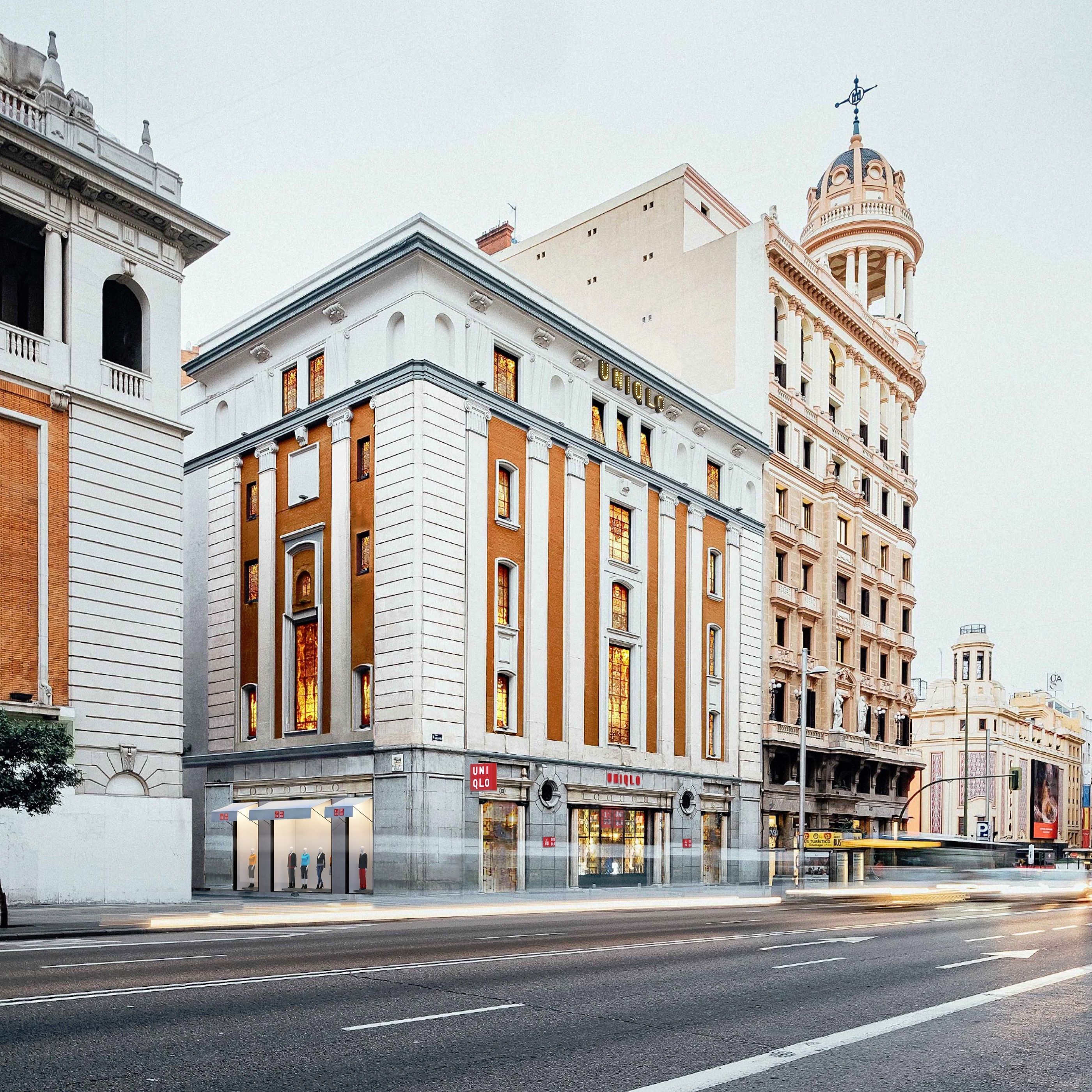 Uniqlo entra en territorio Inditex con su nueva tienda de la Gran Vía de  Madrid  Empresas  Cinco Días