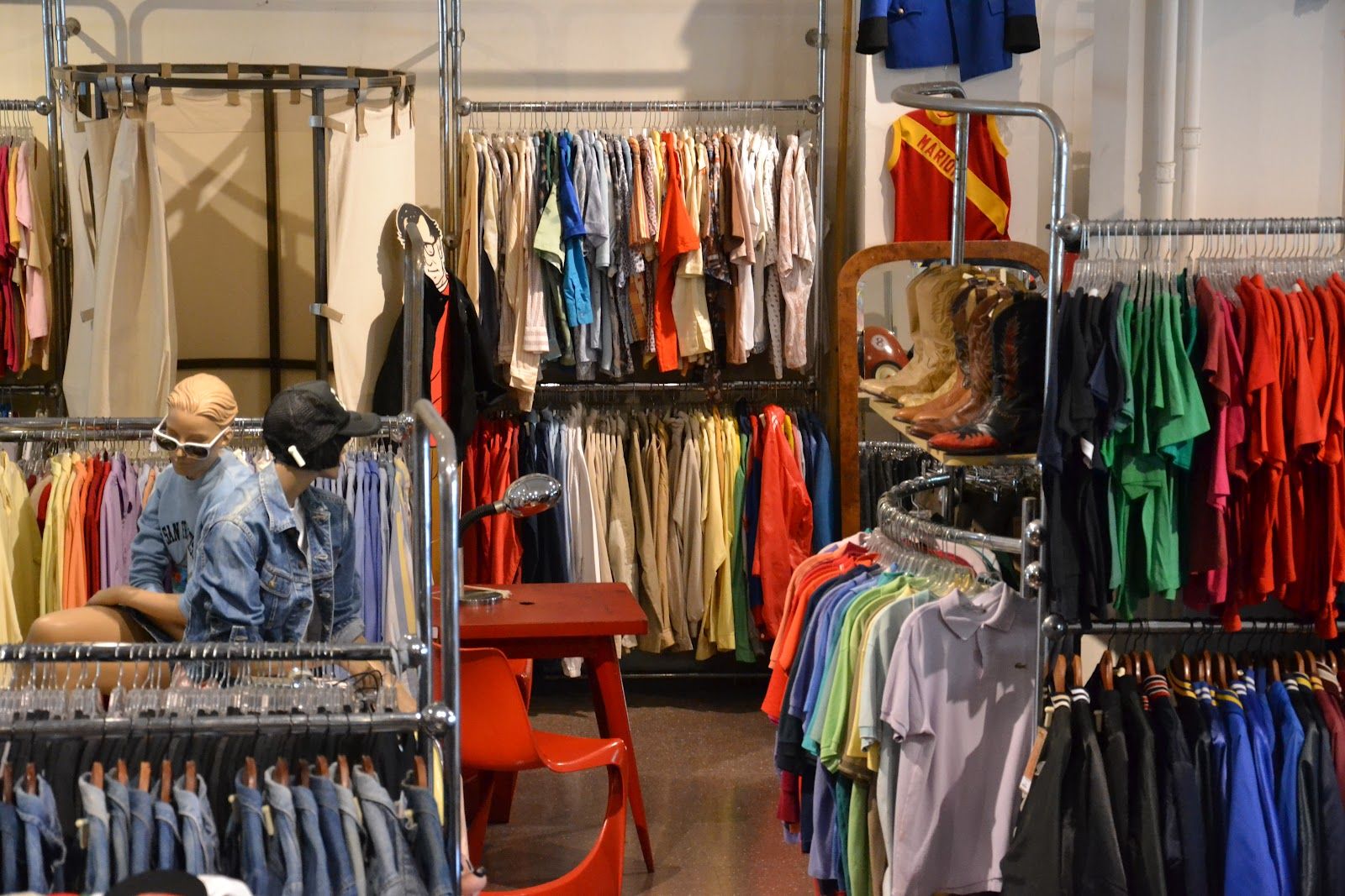 5 tiendas vintage cool donde comprar en Barcelona - HIGHXTAR.