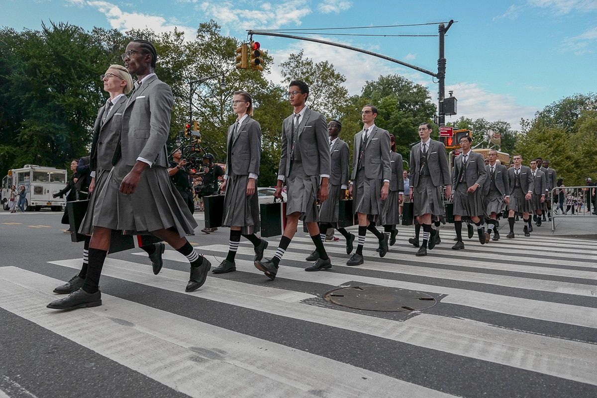 El uniforme como el experimento colegial favorito de la moda - HIGHXTAR.