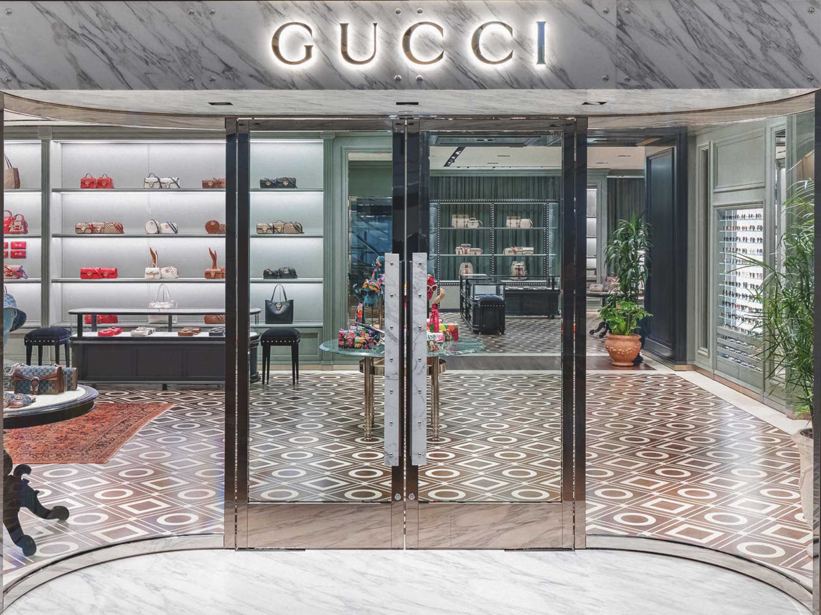 Gucci updates its payment methods and accepts cryptocurrencies